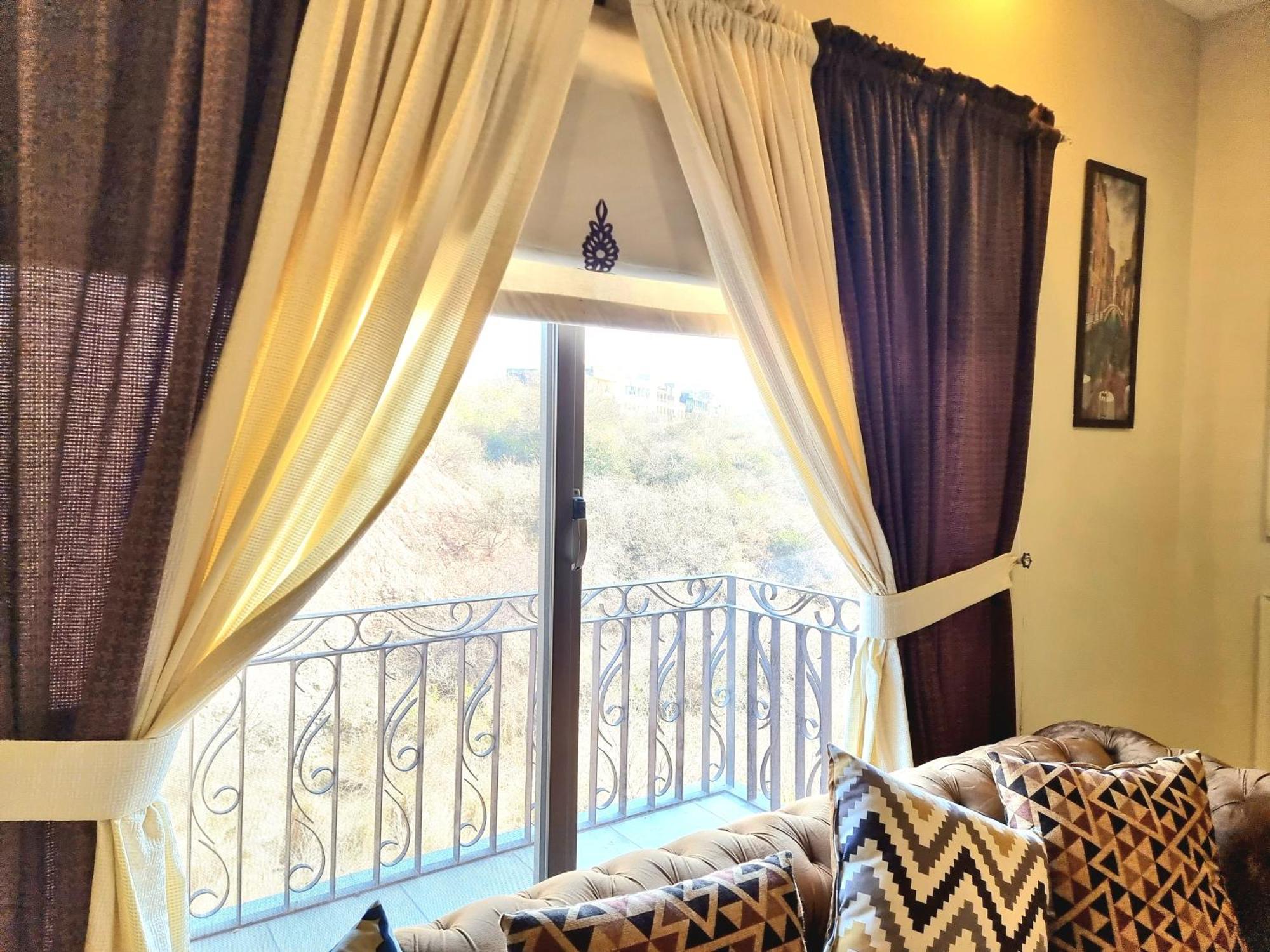 Executive Apartments In Bahria Heights Равалпинди Стая снимка